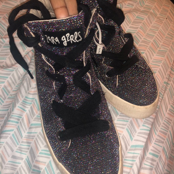 Used - Picture 1 of 3